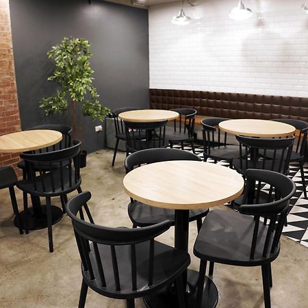 Mystay Hotel Bgc West Макати Экстерьер фото