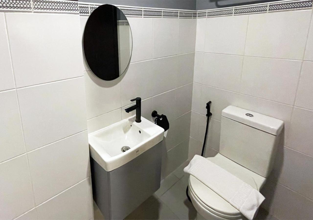 Mystay Hotel Bgc West Макати Экстерьер фото